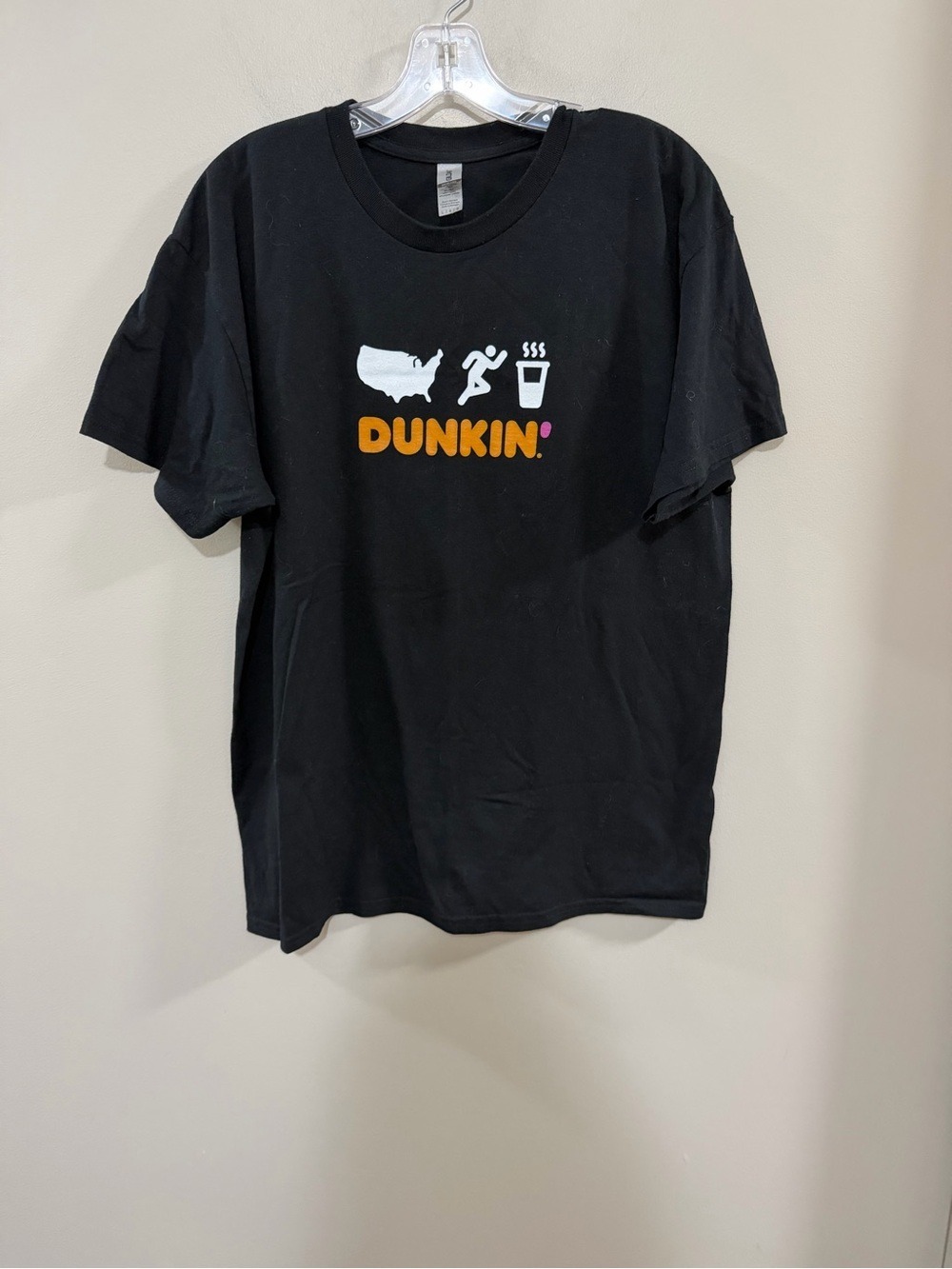 Unisex Gildan Black Short-Sleeve America Runs On Dunkin' Logo Tee. Size L